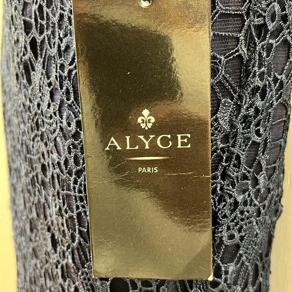 NEW Alyce Paris 6762 Two Piece Embellished Lace Gown in Cobalt Blue Size 2 - Picture 11 of 15